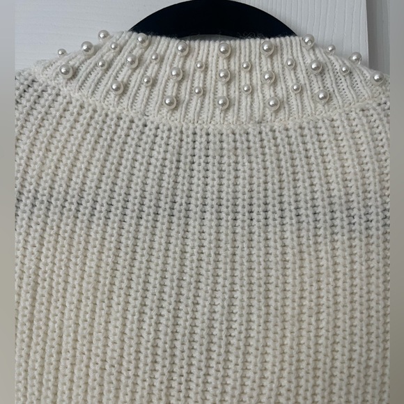 WHBM cream colored oversized sweater - Picture 2 of 4